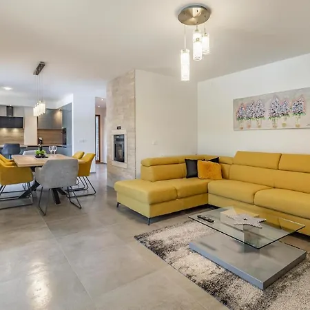 Apartman Three-bedroom In *