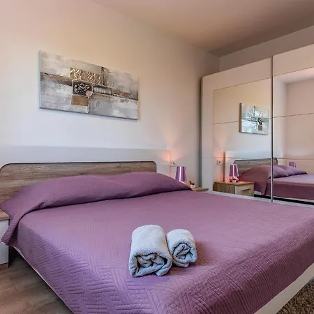 Apartmán Three-bedroom In *