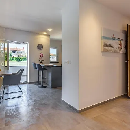 Three-bedroom In Apartmán *