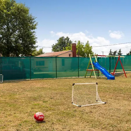 Three-bedroom In Apartmán