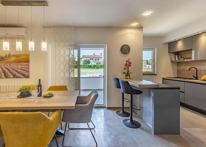 Three-bedroom In Appartement Barban