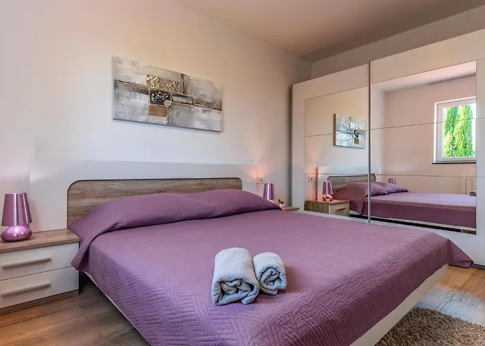 Appartement Three-bedroom In *